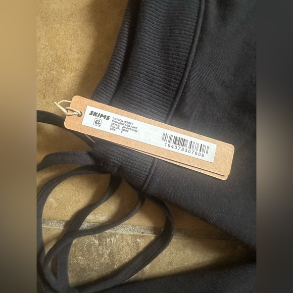 SKIMS COTTON JERSEY STRAIGHT LEG PANT, SIZE SMALL(short girl friendly) - Picture 5 of 6